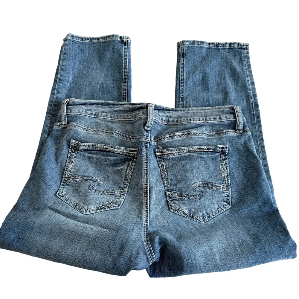 SILVER JEANS CO Elyse Capri Frayed Denim Embroidered Jeans Size 31  34x24 - Picture 5 of 9